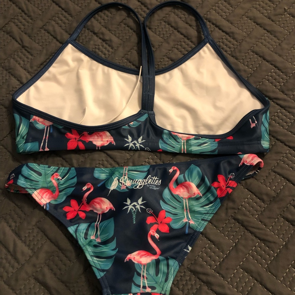 Women’s Budgy Smugglers NWOT - Picture 2 of 3